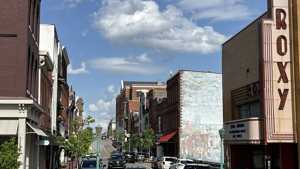 Franklin Street and the Roxy Theatre in downtown Clarksville, Tennessee
